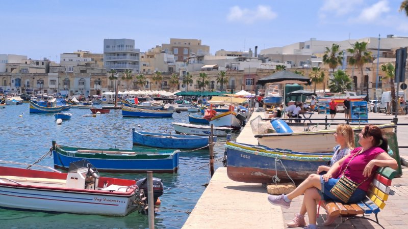 Malta, marsaxlokk, luzzu tradicionalni šareni čamci